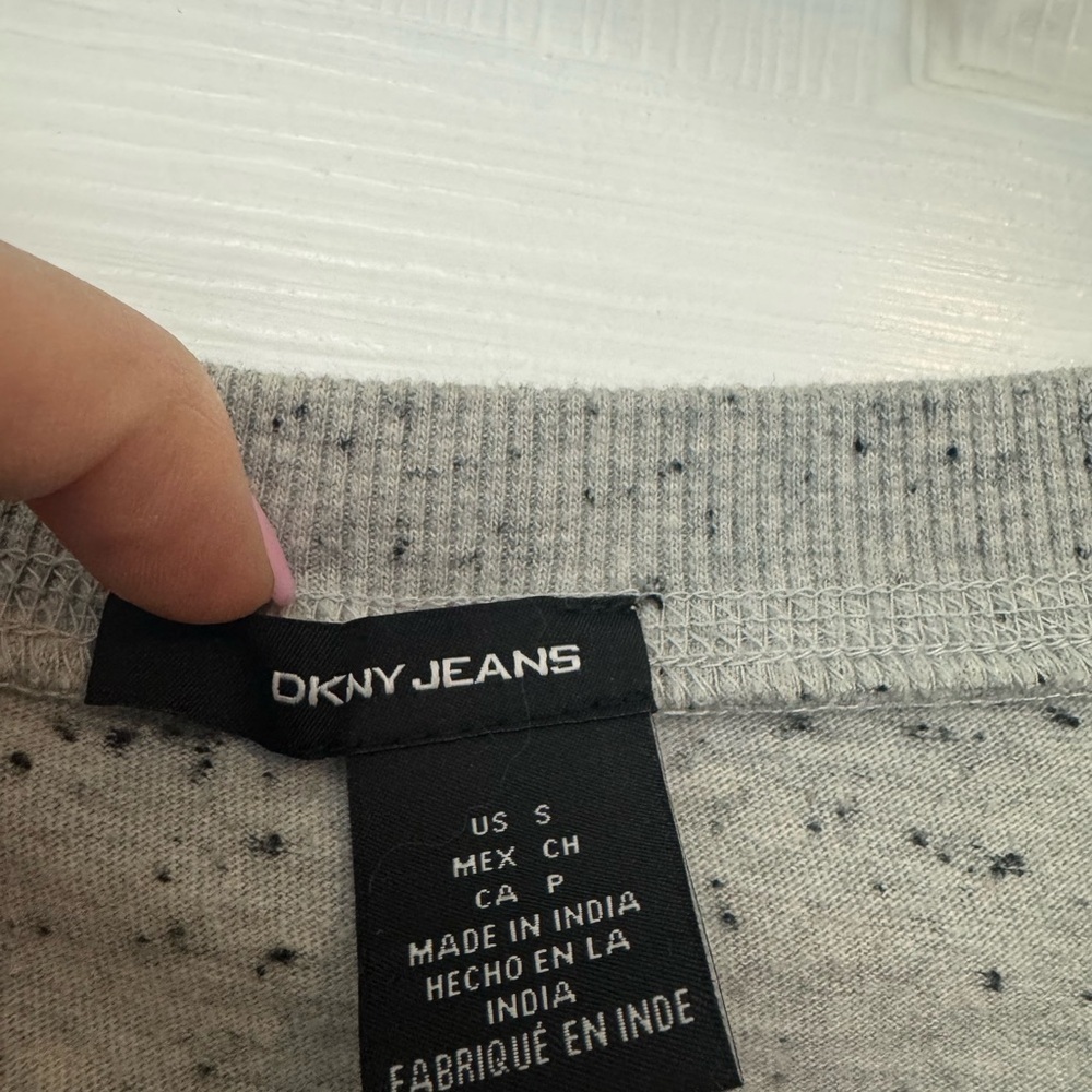 DKNY Women’s Gray Sweater Size Small - Picture 2 of 3
